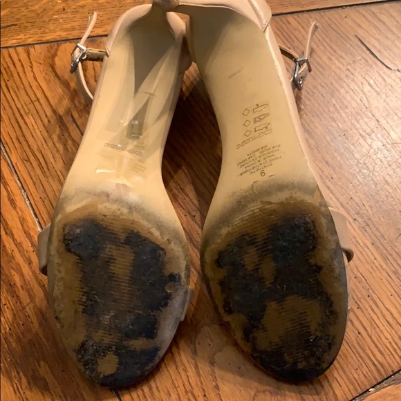 Express Tan Heel Sandals. Size 9 - Picture 5 of 5